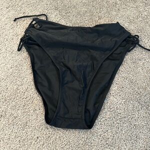 brand new high waisted, bathing suit bottoms. medium. never worn. black.